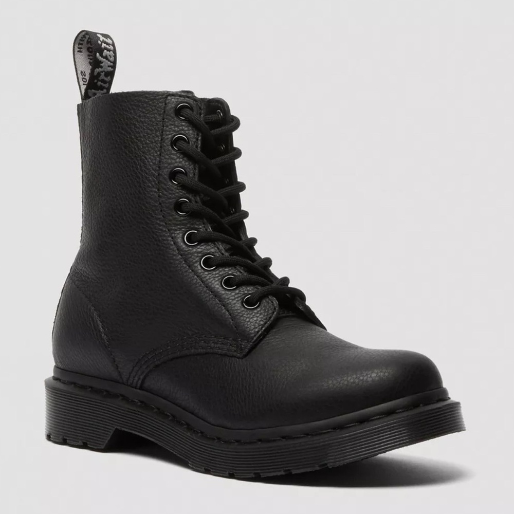 NWT Dr. Martens Women’s Mono Black 1460 Lace Up Boots - Picture 2 of 3